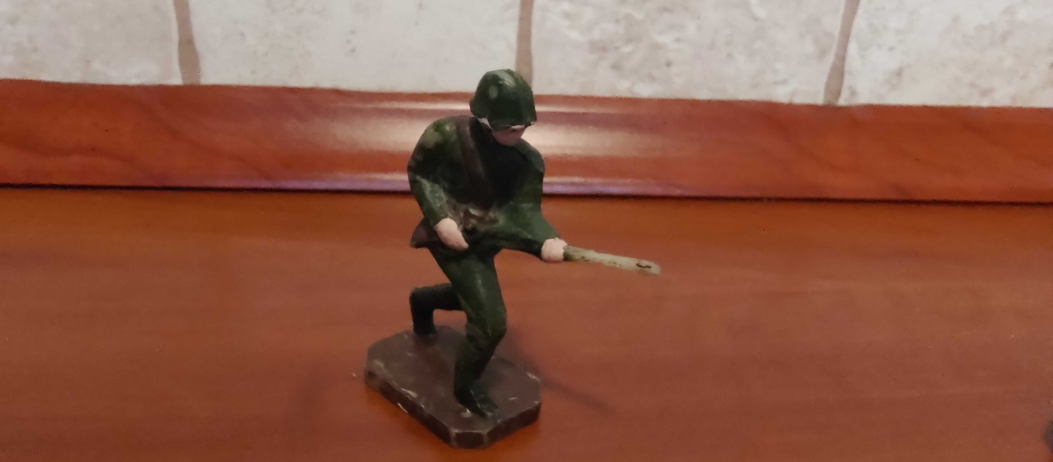 Żołnierz kioskowiec żołnierzyk PRL II wojna światowa piechota