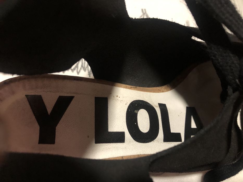 Bimba y Lola Sandalia tiras, salto em cortiça, usadas