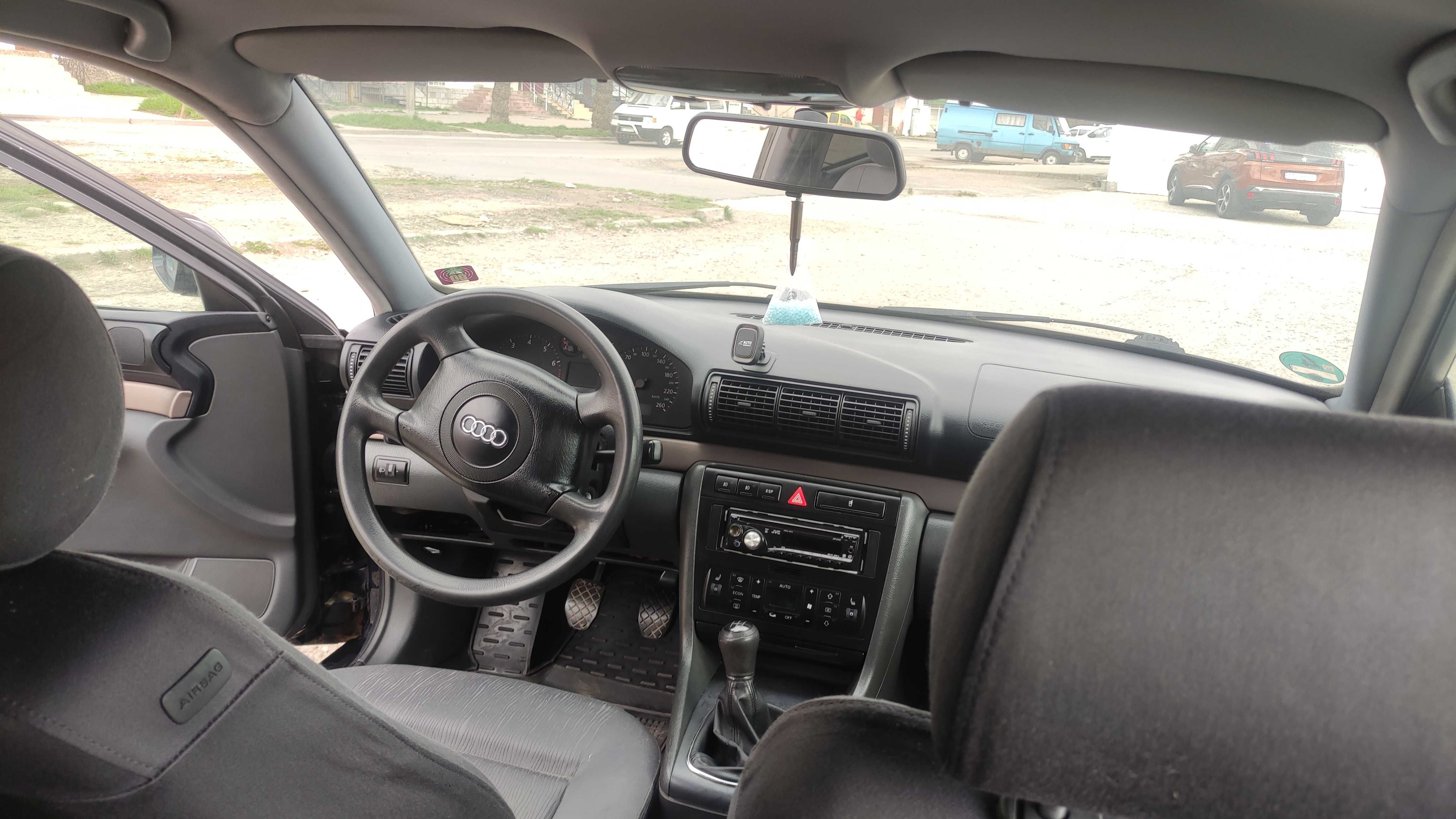 Audi A4 B5  2001