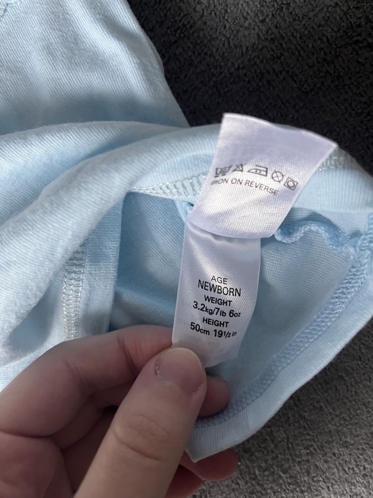 Niebieski T-shirt niemowlęcy Marks & Spencer r.50