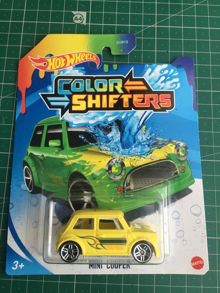 Hot wheels mini color shifters