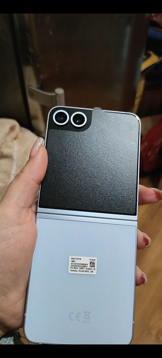 Sprzedam Samsung Galaxy flip 6