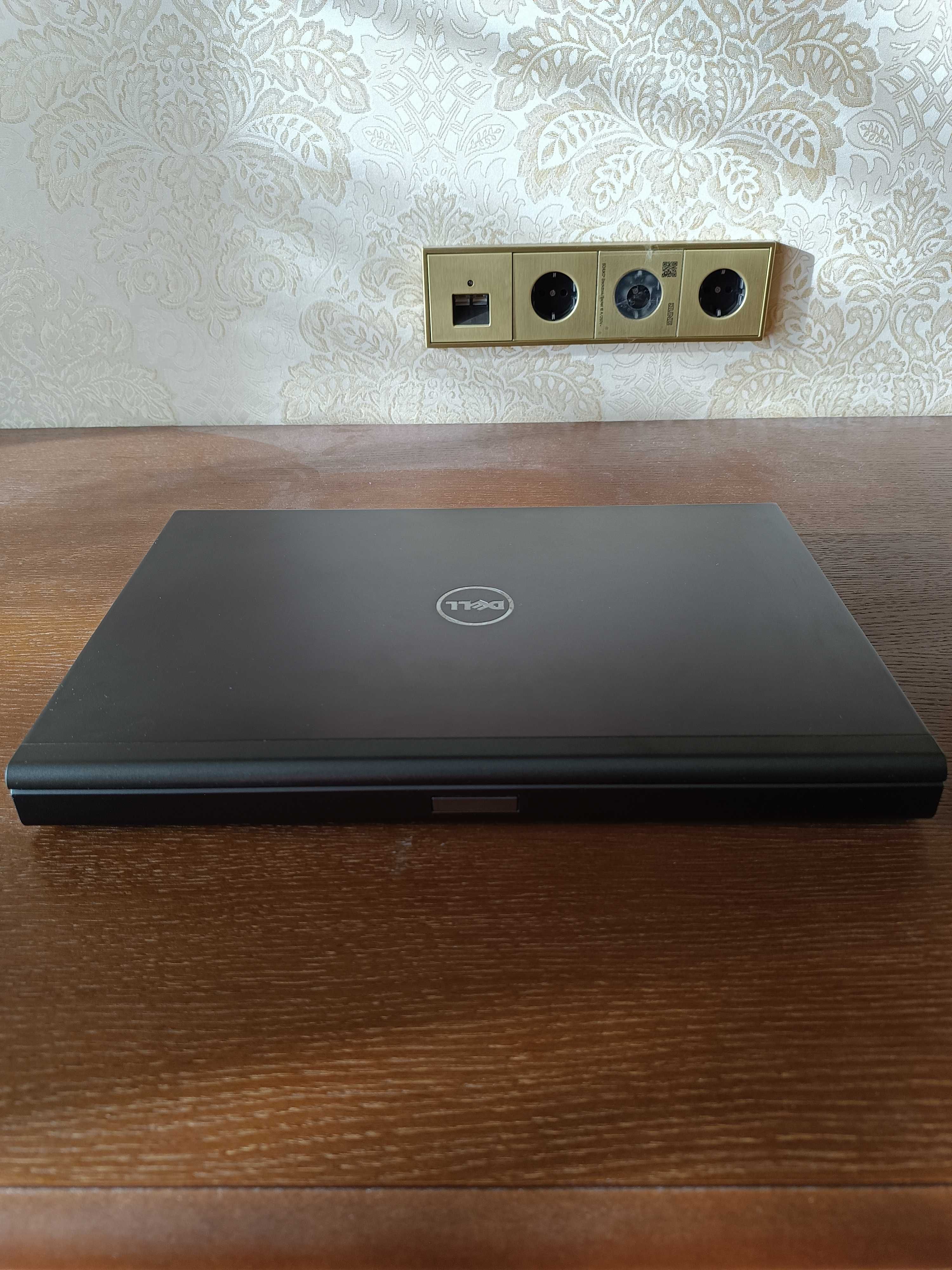 Ноутбук Dell Precision Mobile WorkStation M4800 із блоком живлення