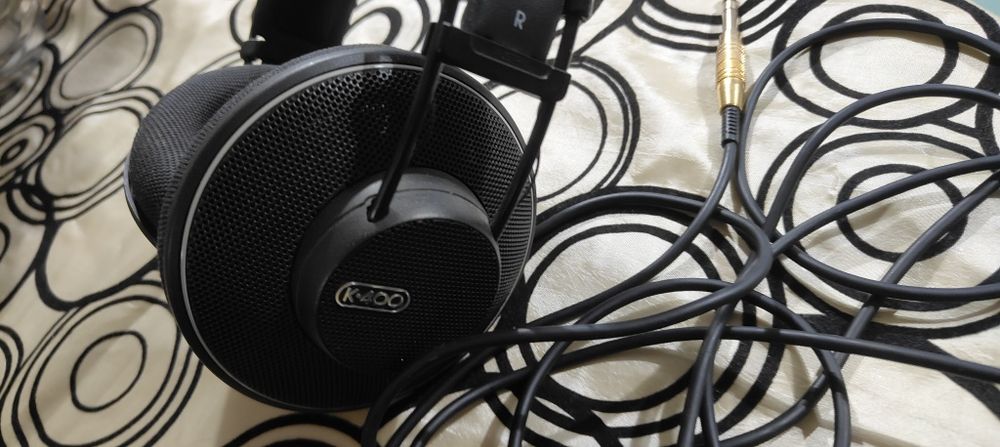 Auscultadores AKG K-400