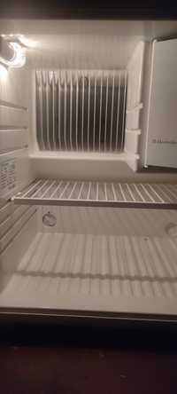 Продам холодильник абсорбционный