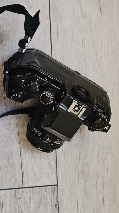 Nikon f4 plus obiektyw super stan