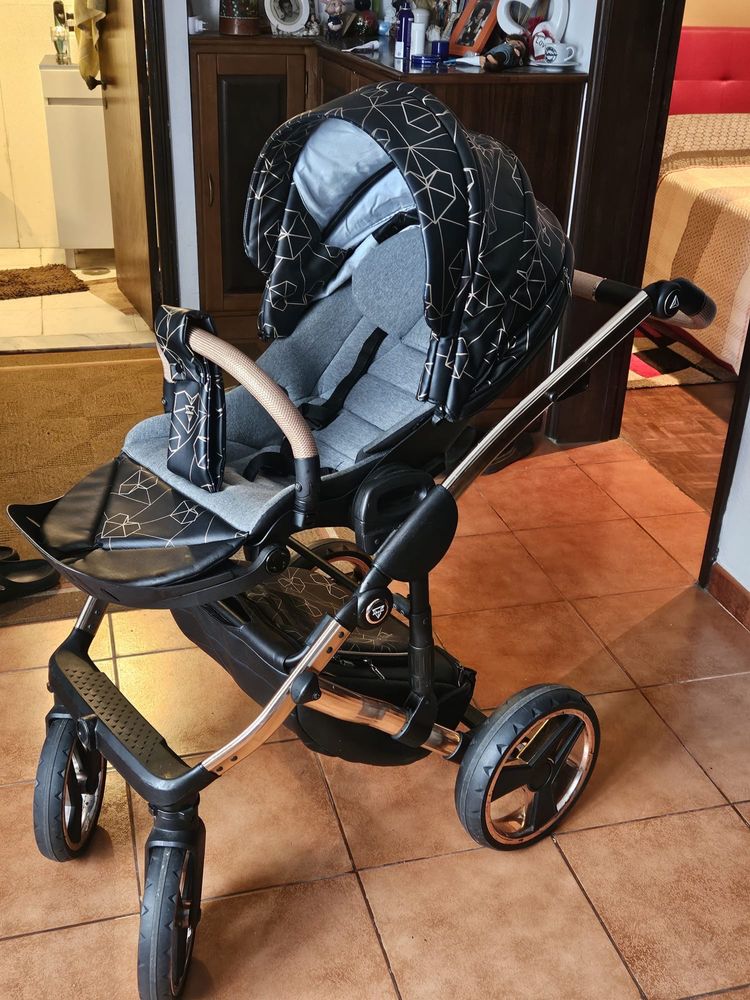Carrinho de bebe unisexo marca BEBEGUI
