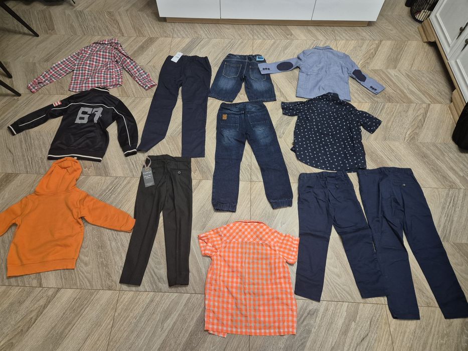 Sprzedam zestaw ubrań dla chłopca od 116 do 128
