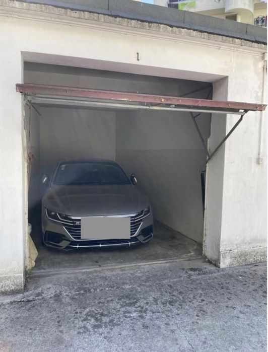 Garagem fechada no Bolhão/Porto