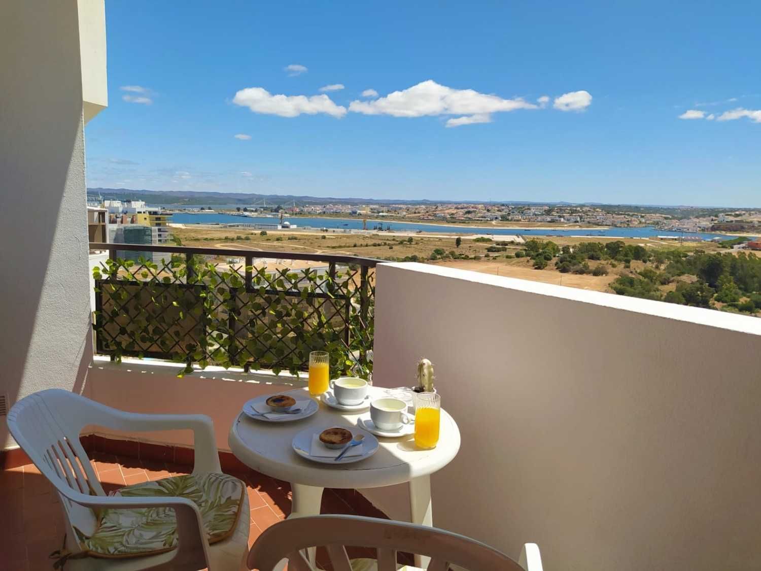 Apartamento T1 para arrendar na praia da Rocha,