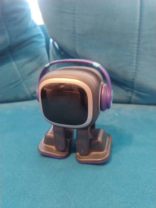 Robot Emo Living. AI Emo Go Home