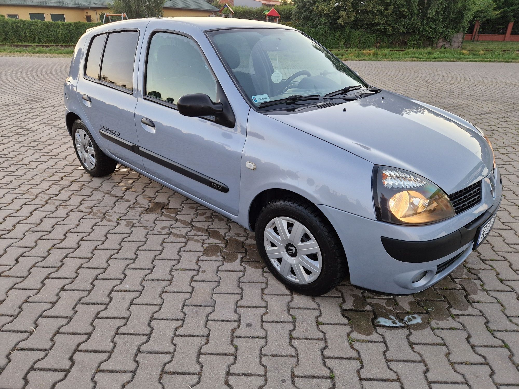 Renault Clio II 1.2 16V benzyna 5 drzwi klimatyzacja elektryka