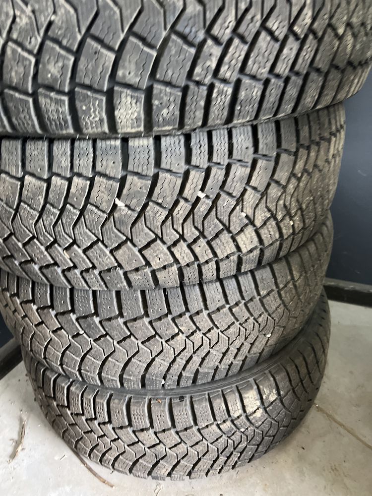 Резина  різіна скат всесизонка R 18 235/60