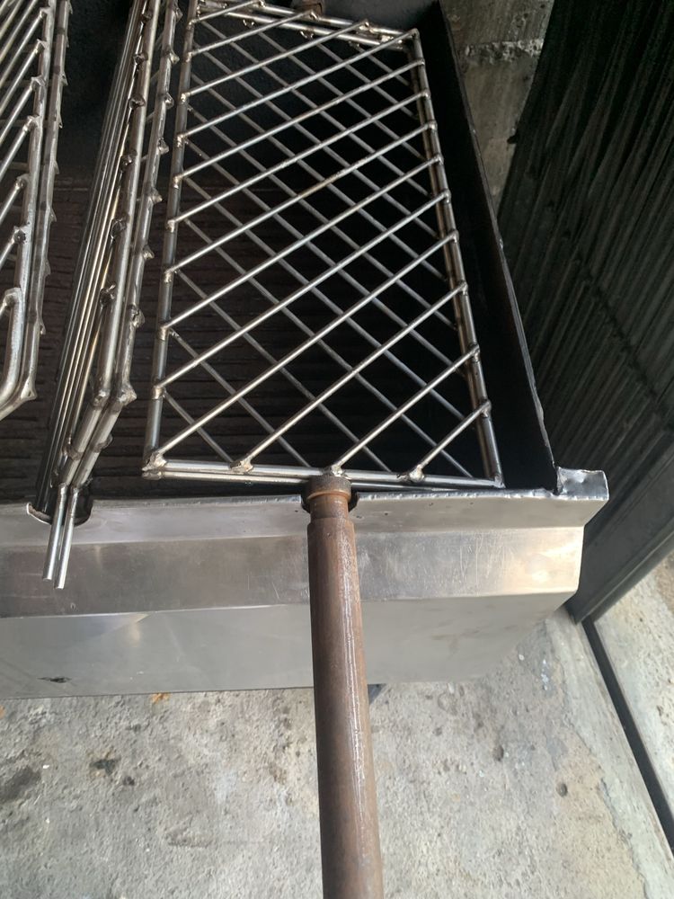 Churrasqueira para 18 frangos