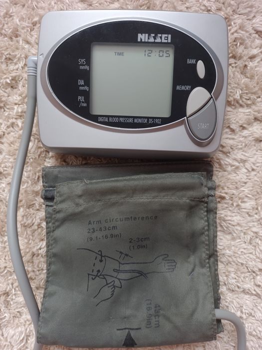 ciśnieniomierz naramienny Nissei DS 1902
