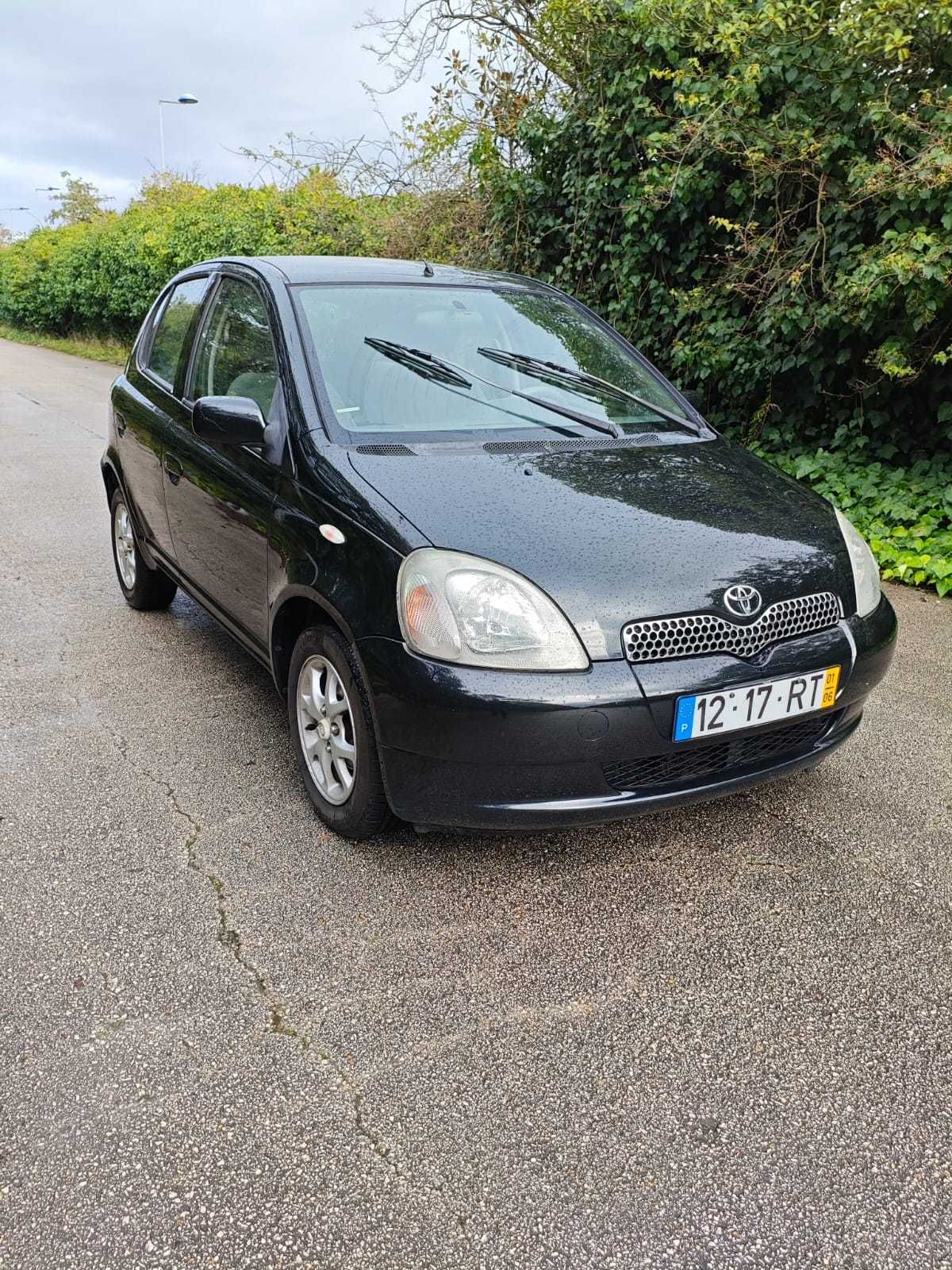 Toyota Yaris 1.0 a Gasolina (2001) – Fiável, Económico