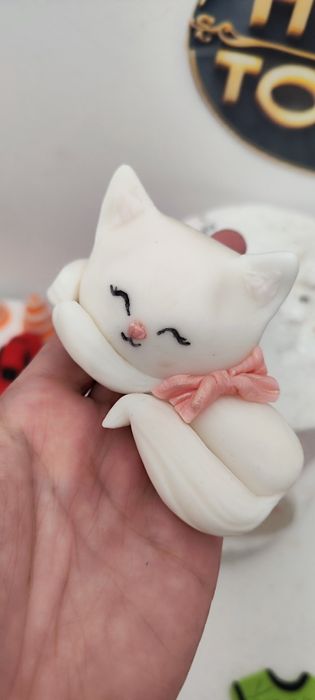 Piesek z masy cukrowej na tort jadalna figurka