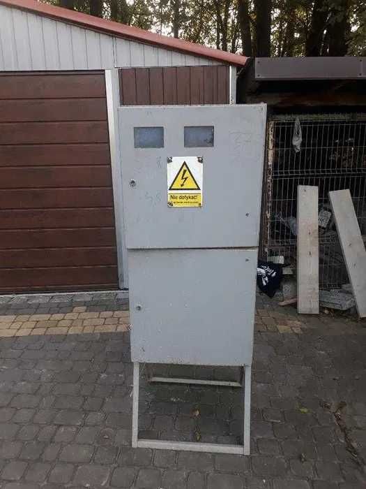 Skrzynka budowlana elektryczna stojąca