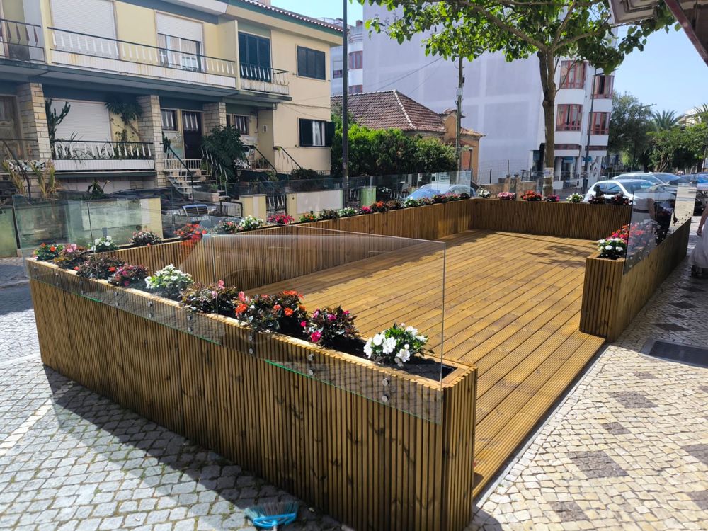 Decks em madeira