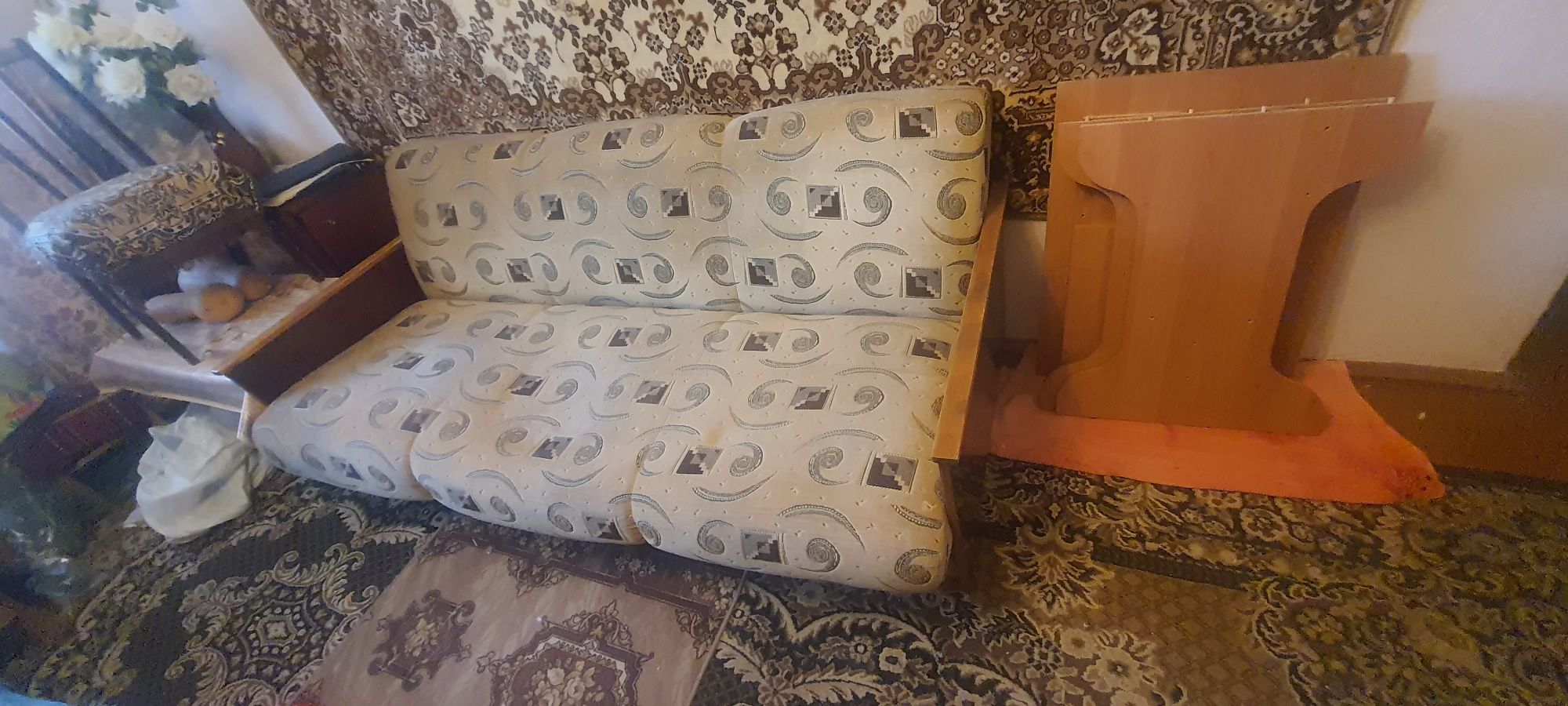 Диван-книжка продам срочно!