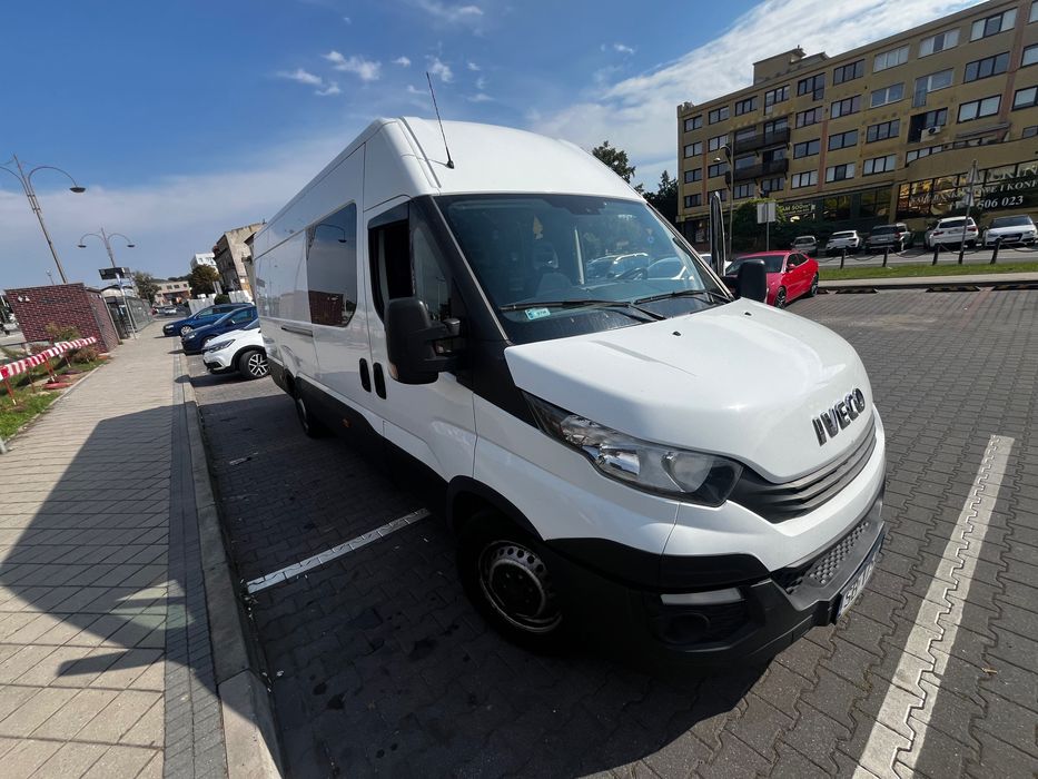 wynajem bus dostawczy blaszak brygadówka 7 osób L4H2 Iveco Daily