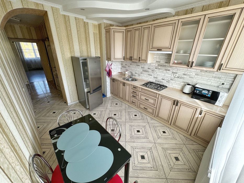 ‼️Вільно‼️ Двокімнатна квартира - вул. Степана Бандери 35