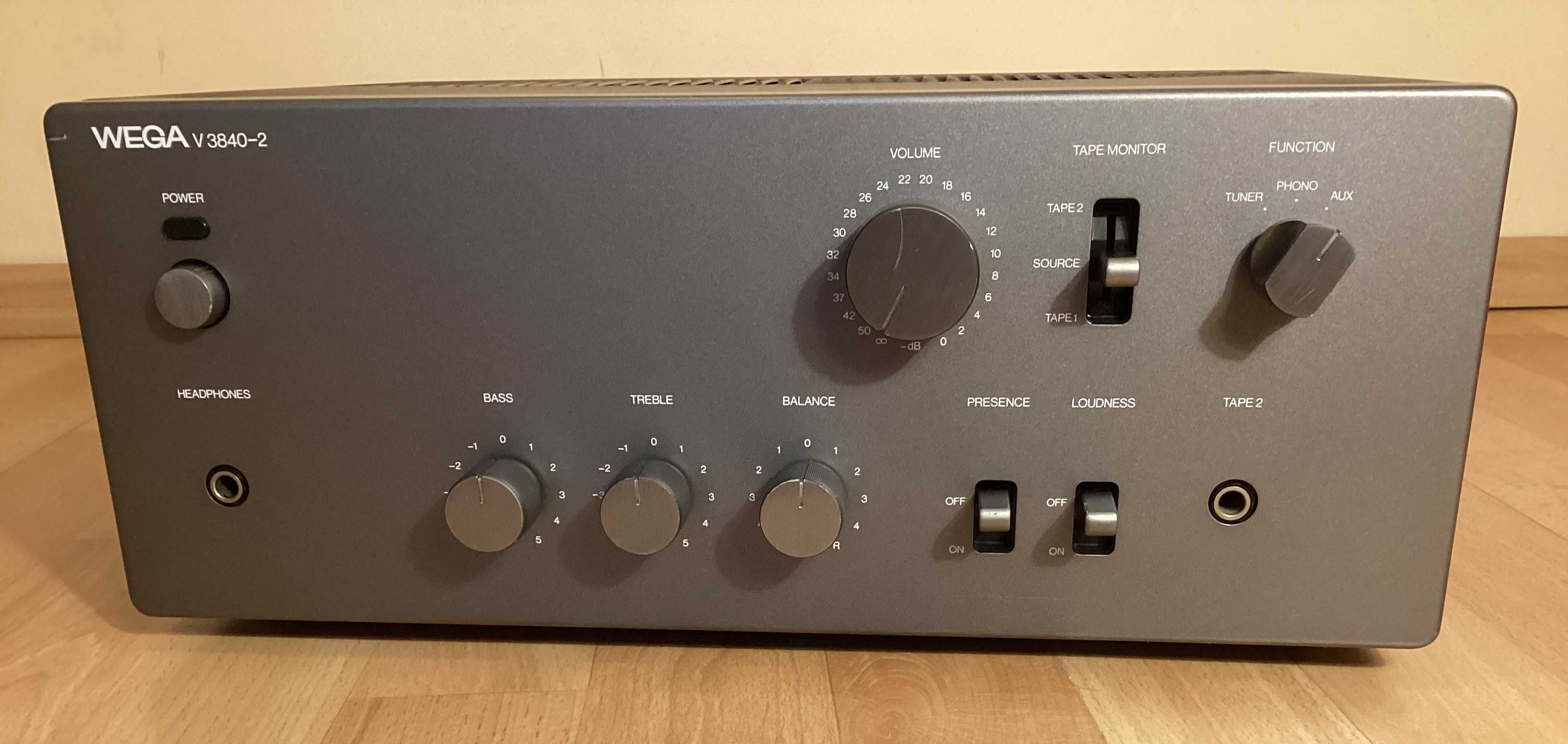 Wzmacniacz WEGA V 3840-2 /// SPRAWNY, wzgl. do przeglądu