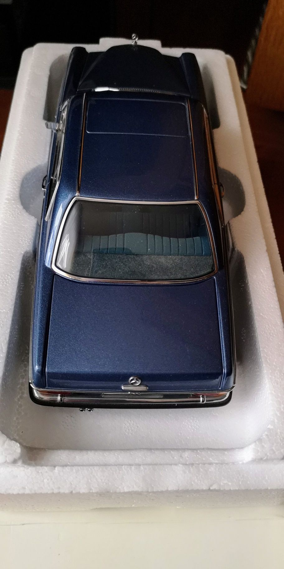 AUTOart  1 18  Mercedes 280 C