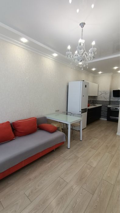 Сдам 1 комнатную квартиру в 35 Жемчужине! Ул. Литературная 8!