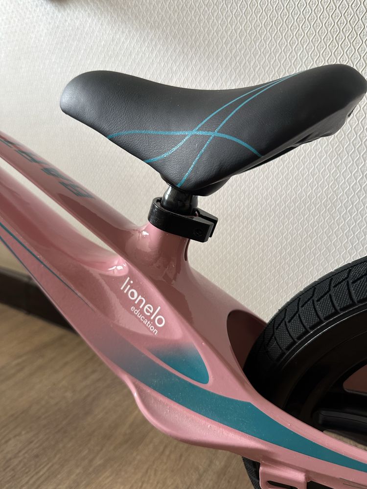 Біговел Lionelo Bart Tour Pink Bubblegum від 2-х років