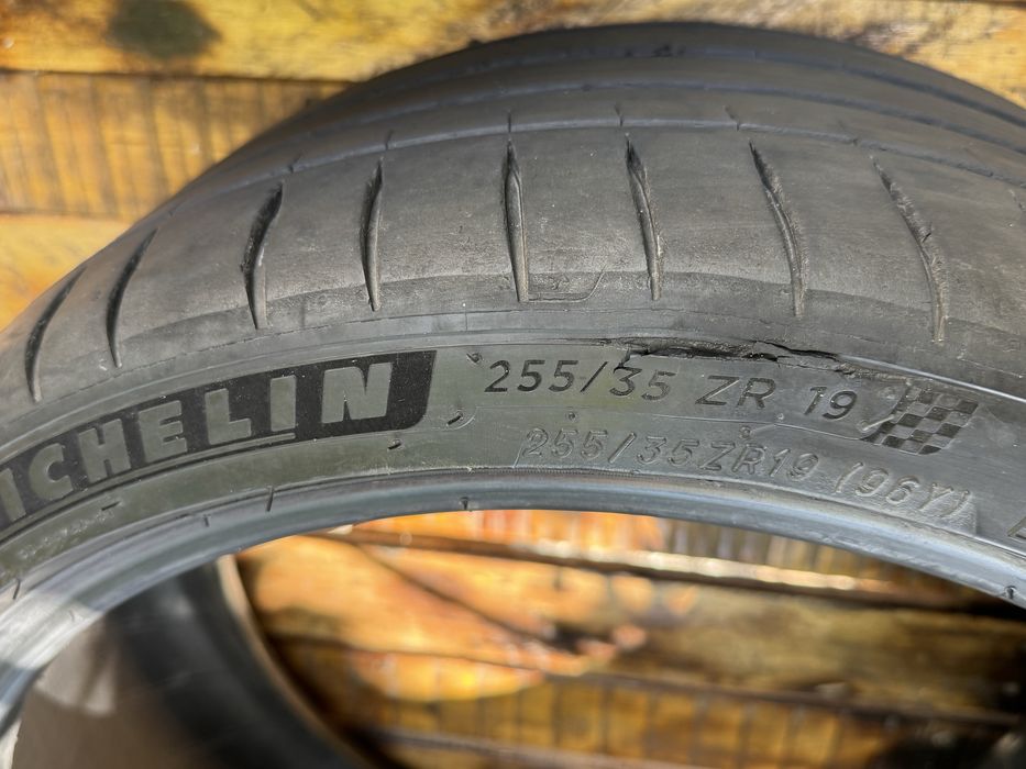 MICHELIN Pilot Sport 4S 255/35 R19 можливий Торг!!