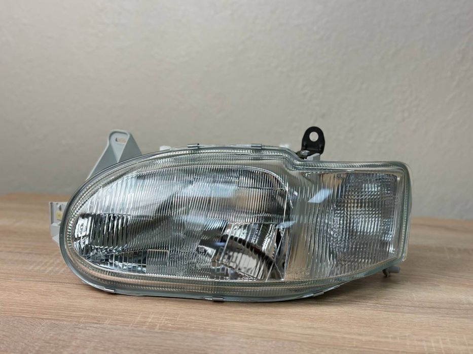Фара головного світла ліва Ford Escort MK7 1995–2000 нова