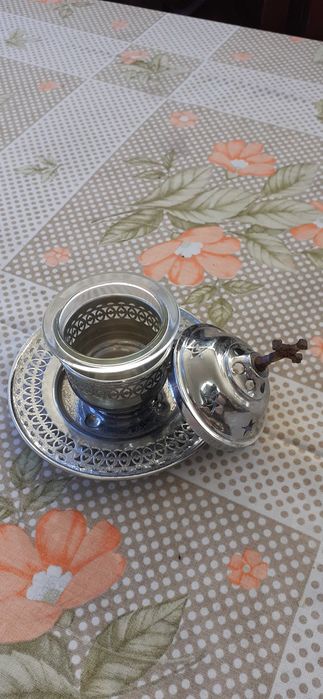 Difusor de incenso muito antigo, mas também muito bem conservado.