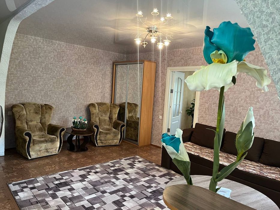 Посуточно 2 ком.квартира р-н Космос , Черёмушки