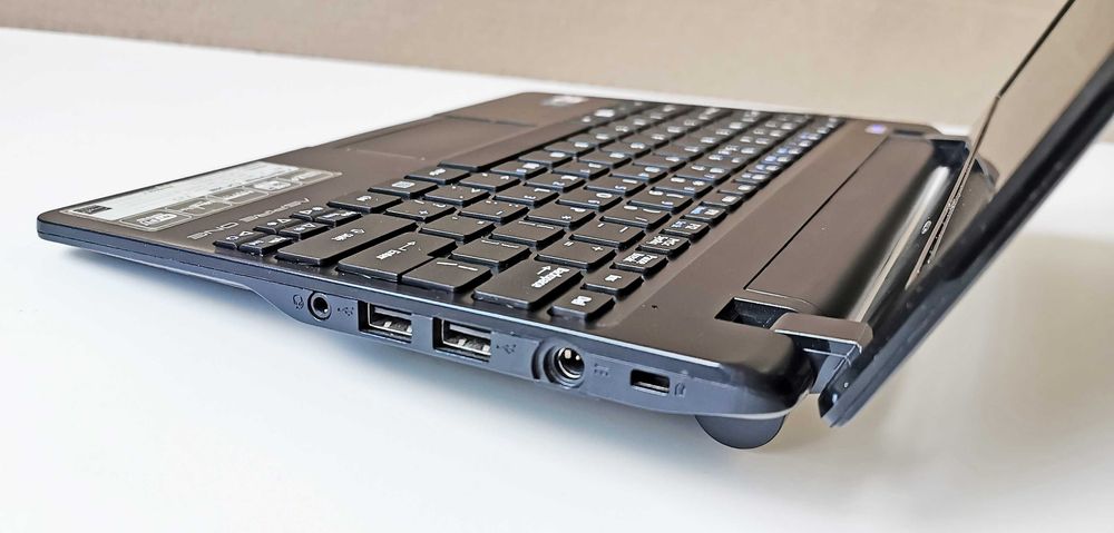Laptop Acer Aspire One 725 11,6" C-60 8GB 320GB Windows 7