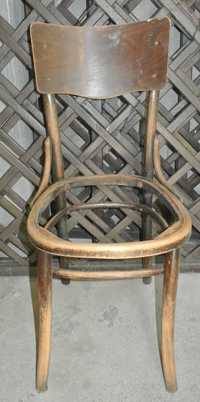 Krzesło drewniane z czasów PRL - wzór 2