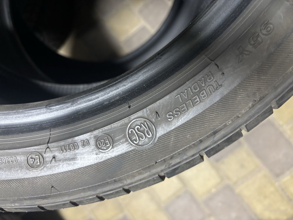 Шини літні R18 255/40 Bridgstone 2шт.(ціна за скат)2017рік