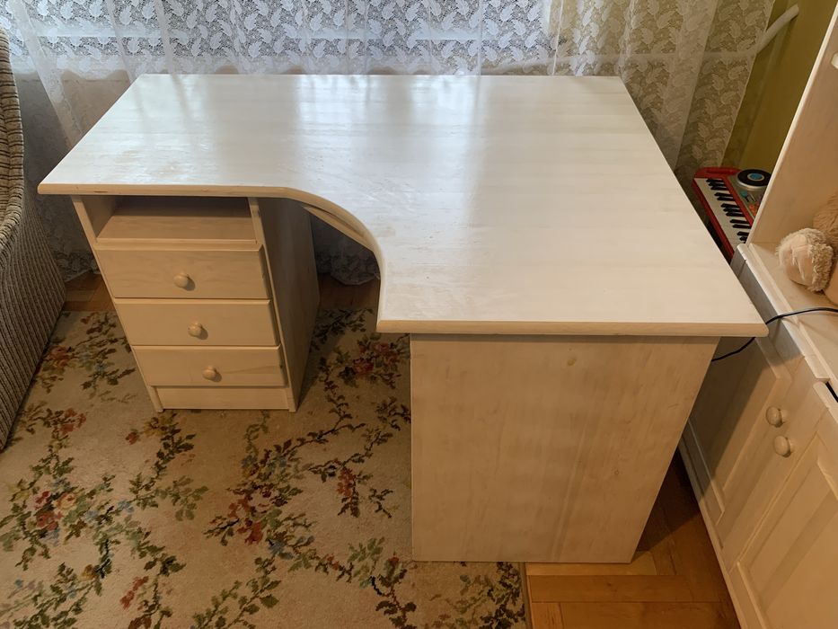 Biurko drewniane białe