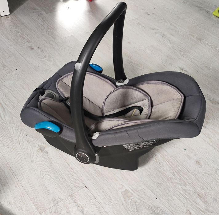 Продам автокресло 0-13кг