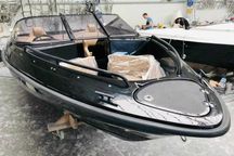 M560 Bowrider black edition łódź motorowa nowa mboats