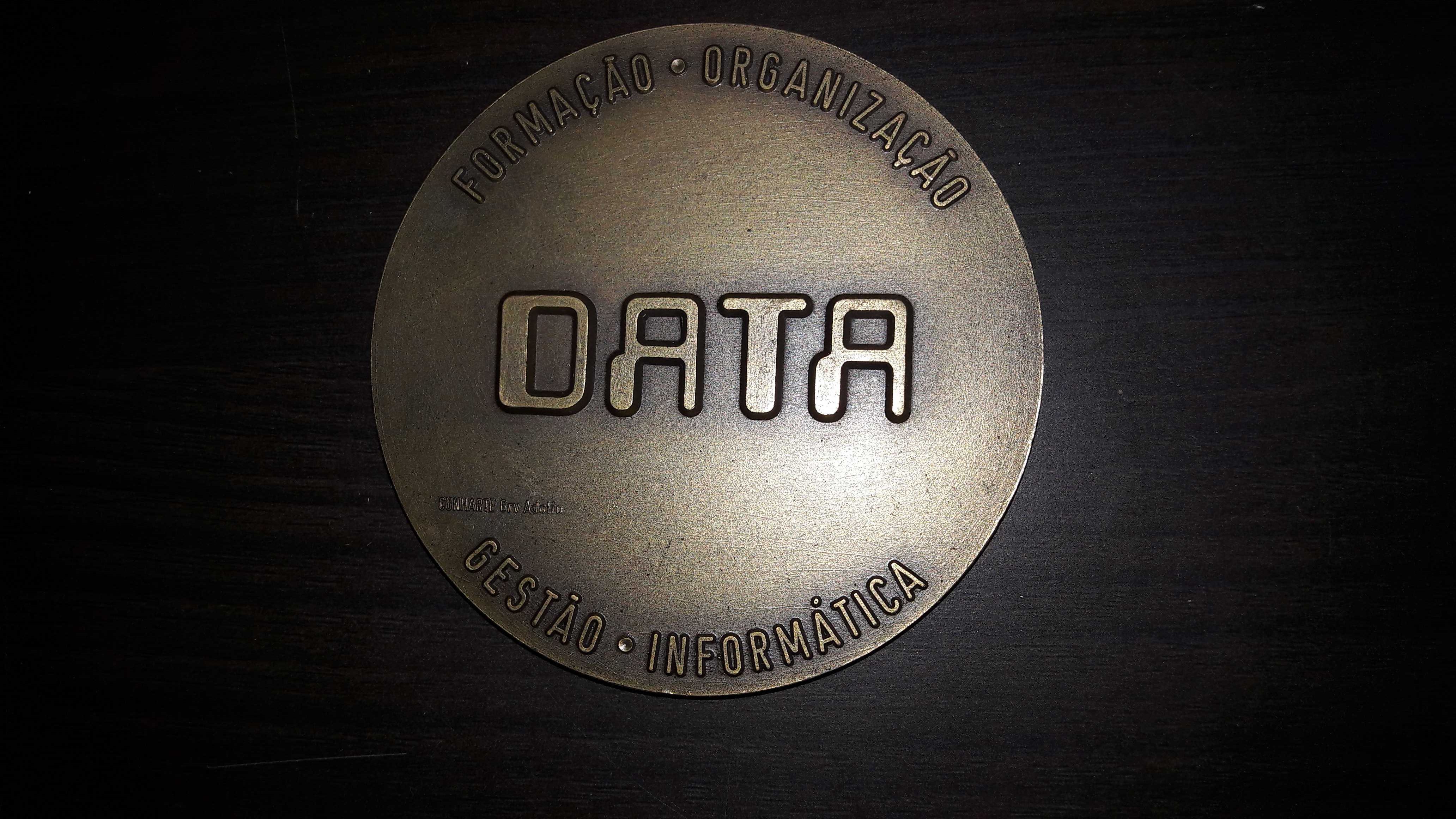 Medalhas - 25 de Abril , Ano Internacional Juventude , Empresa DATA