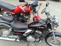 Dwa motocykle klasyki- Kawasaki EL 252 i Yamaha XS 400