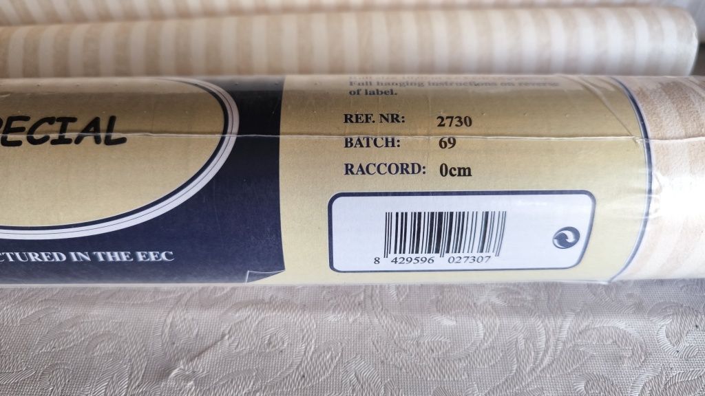 Rolo papel de parede novo