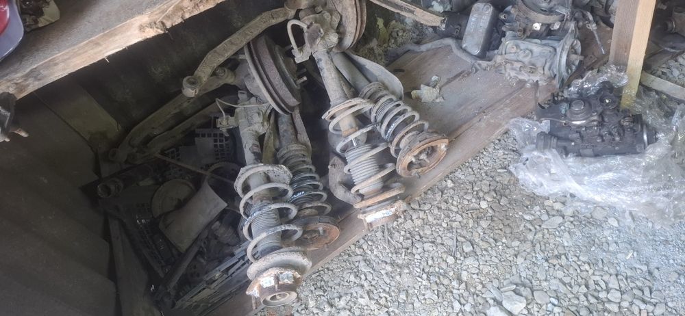 Стійки ричаги підрамник ніссан прімера 1990-95р