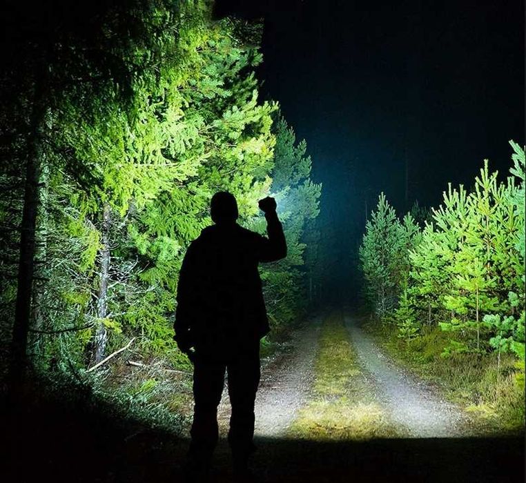 MOCNA Latarka taktyczna LED akumulator / baterie ładowanie USB ETUI