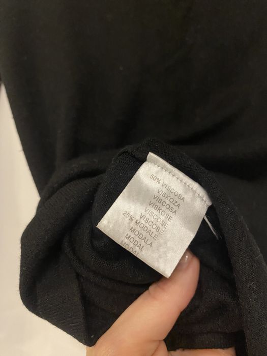 Czarny sweter XS S Memory&Co wiskoza