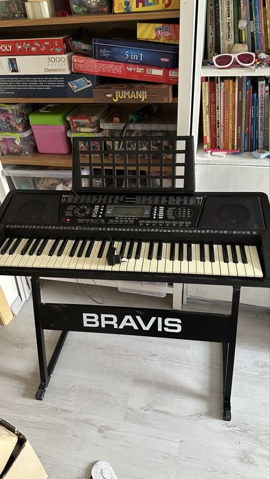 Синтезатор Bravis kb 930