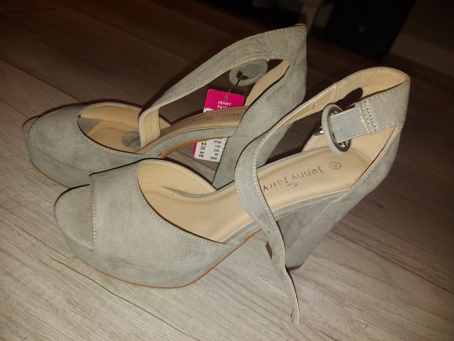 Sandały rozm. 38,  nieużywane