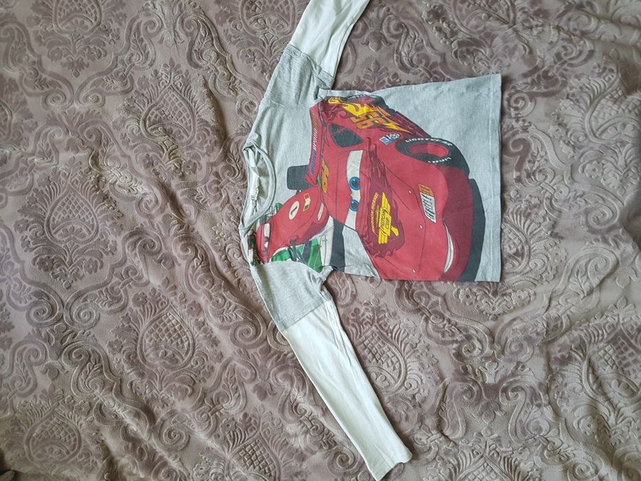 Szara bluzka z autem z Zygzak Mcquuen z Auta,Cars 122-128