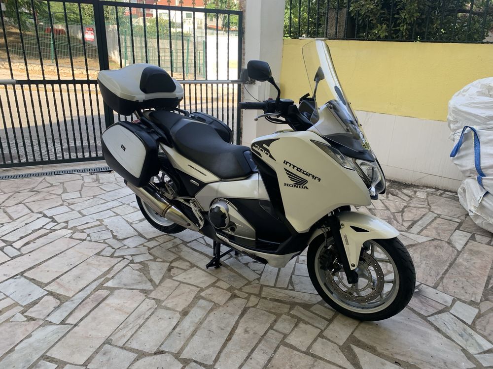 Honda integra 700
